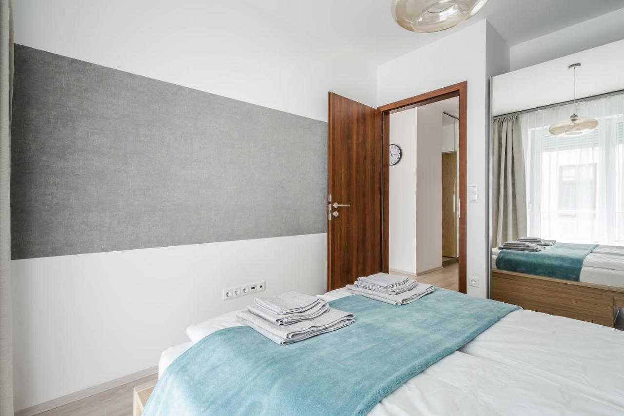 Bpr Galactic Empire With Balcony Apartment Budapest