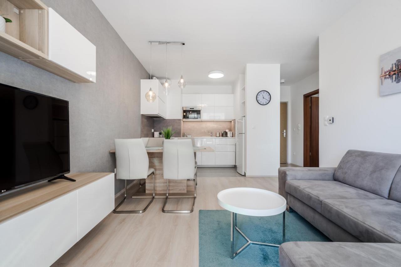 Bpr Galactic Empire With Balcony Apartment Budapest