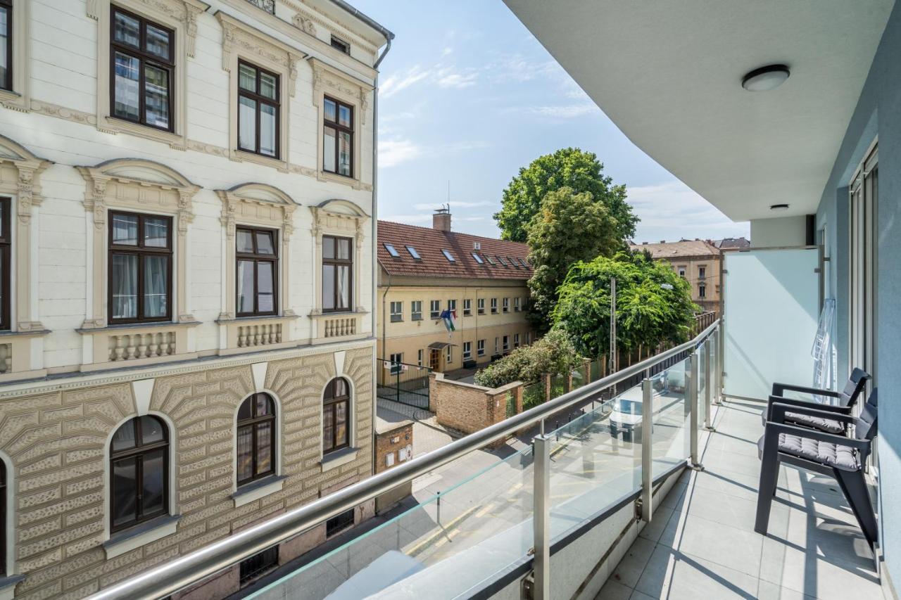 Bpr Galactic Empire With Balcony Budapesta